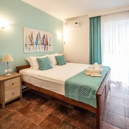 Ξενοδοχείο με διαμερίσματα Thasos Blue 4*