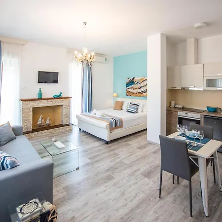 Ξενοδοχείο με διαμερίσματα Thasos Blue 4*